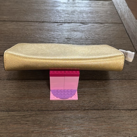 Michael Kors Jet Set Travel Large Saffiano Leather Crossbody Clutch Pale Gold - Picture 10 of 15